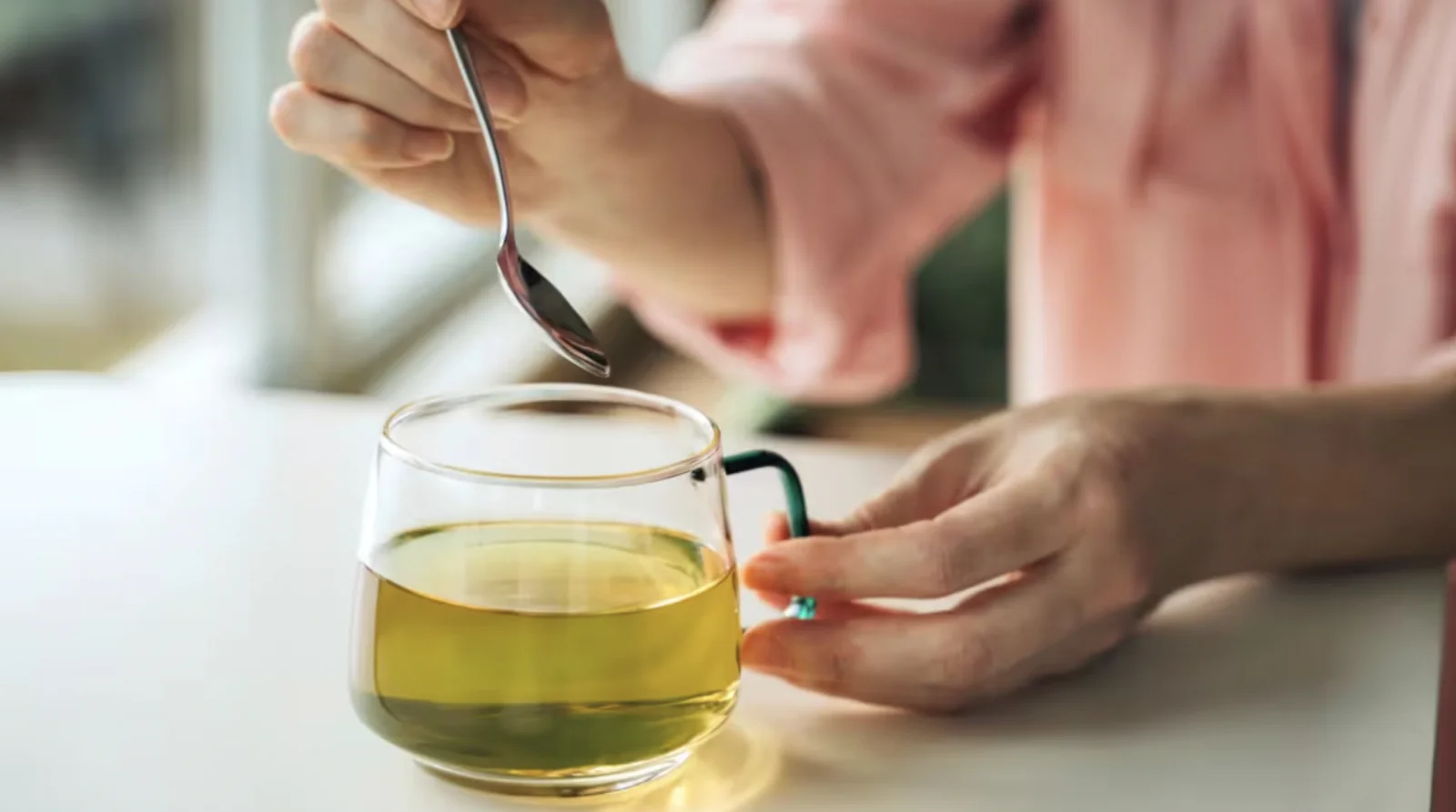 Green Tea Isn’t for Everyone: Experts Warn These People Should Avoid It