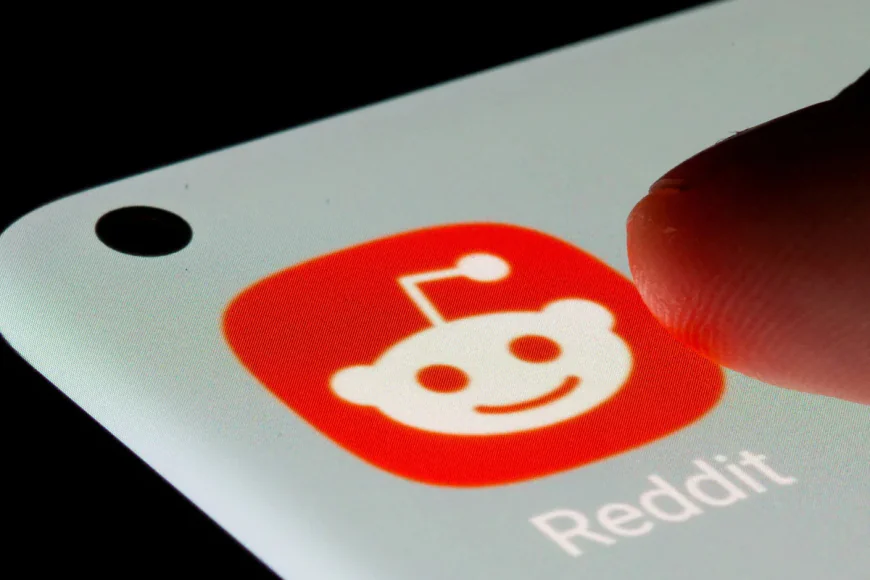 New Australian Law Bans Social Media for Children Under 16; Reddit Files High Court Challenge