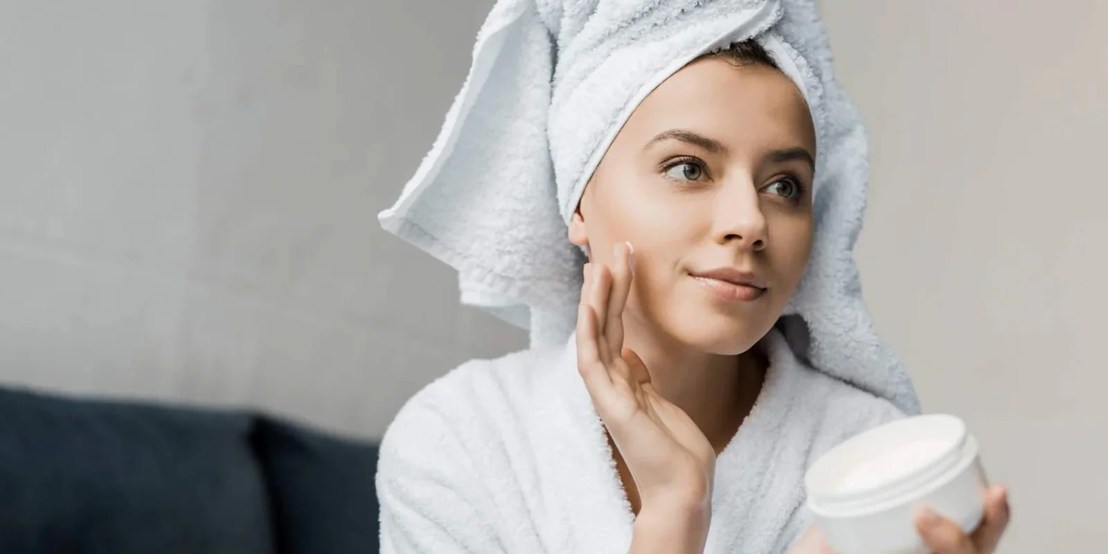 Natural Skincare Trend: How to Do a Facial at Home Using Daily Ingredients