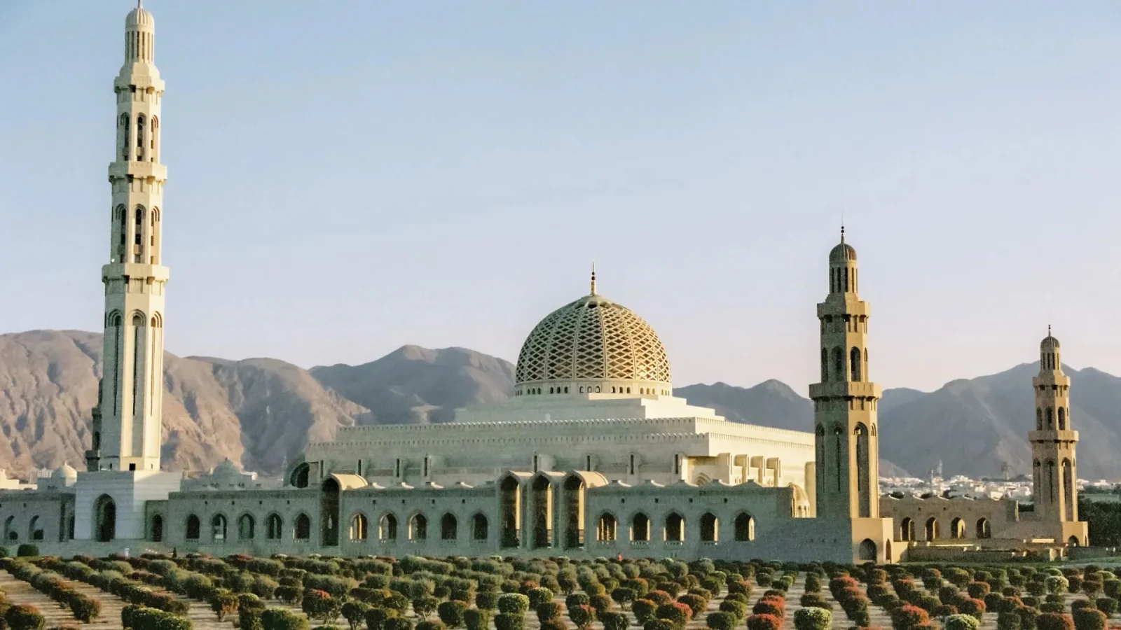 From Grand Mosques to Green Mountains: Discover Oman Beyond the Skyline