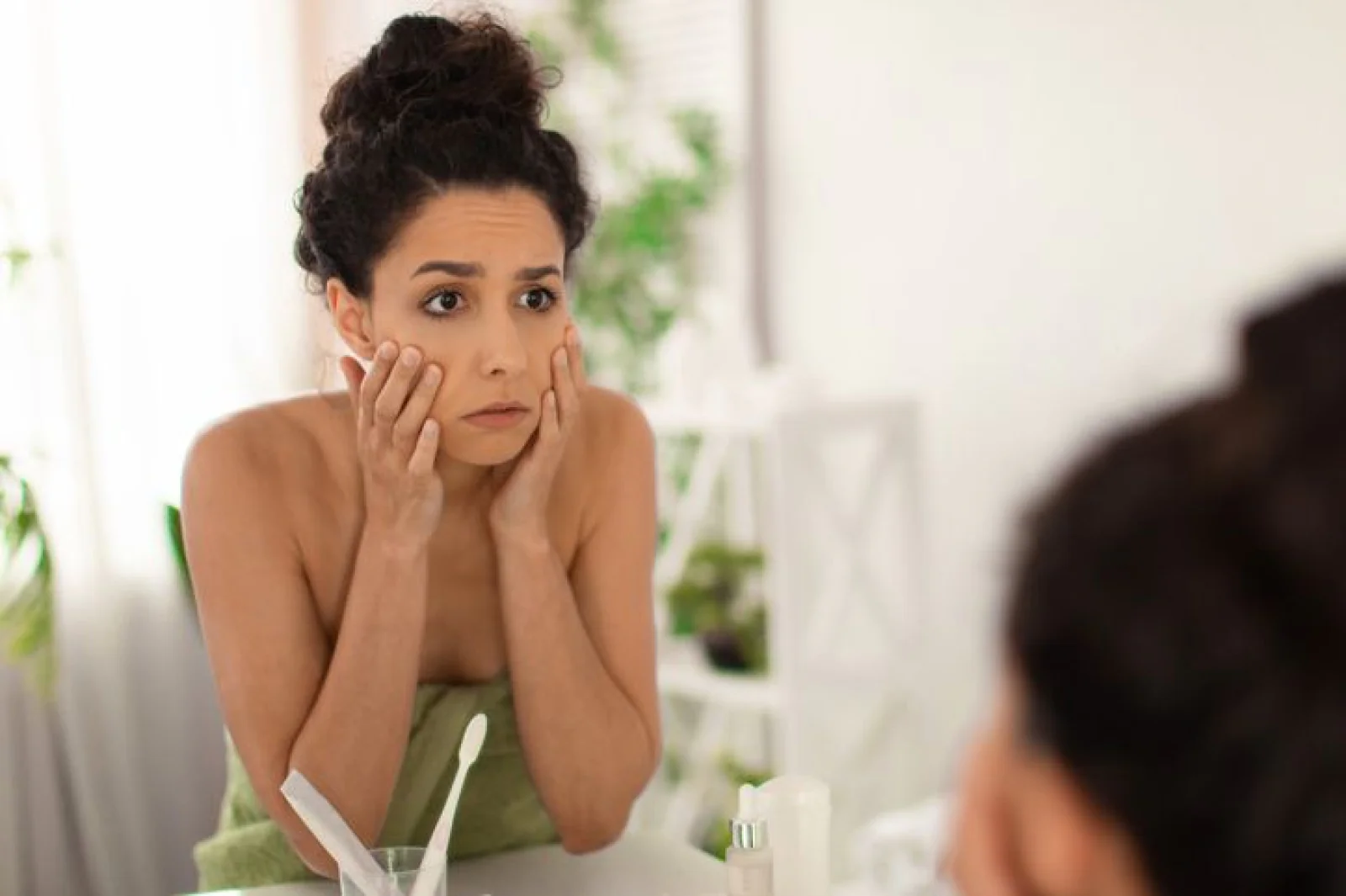 Too Much Screen Time Causing Dark Circles? Try These Home Remedies