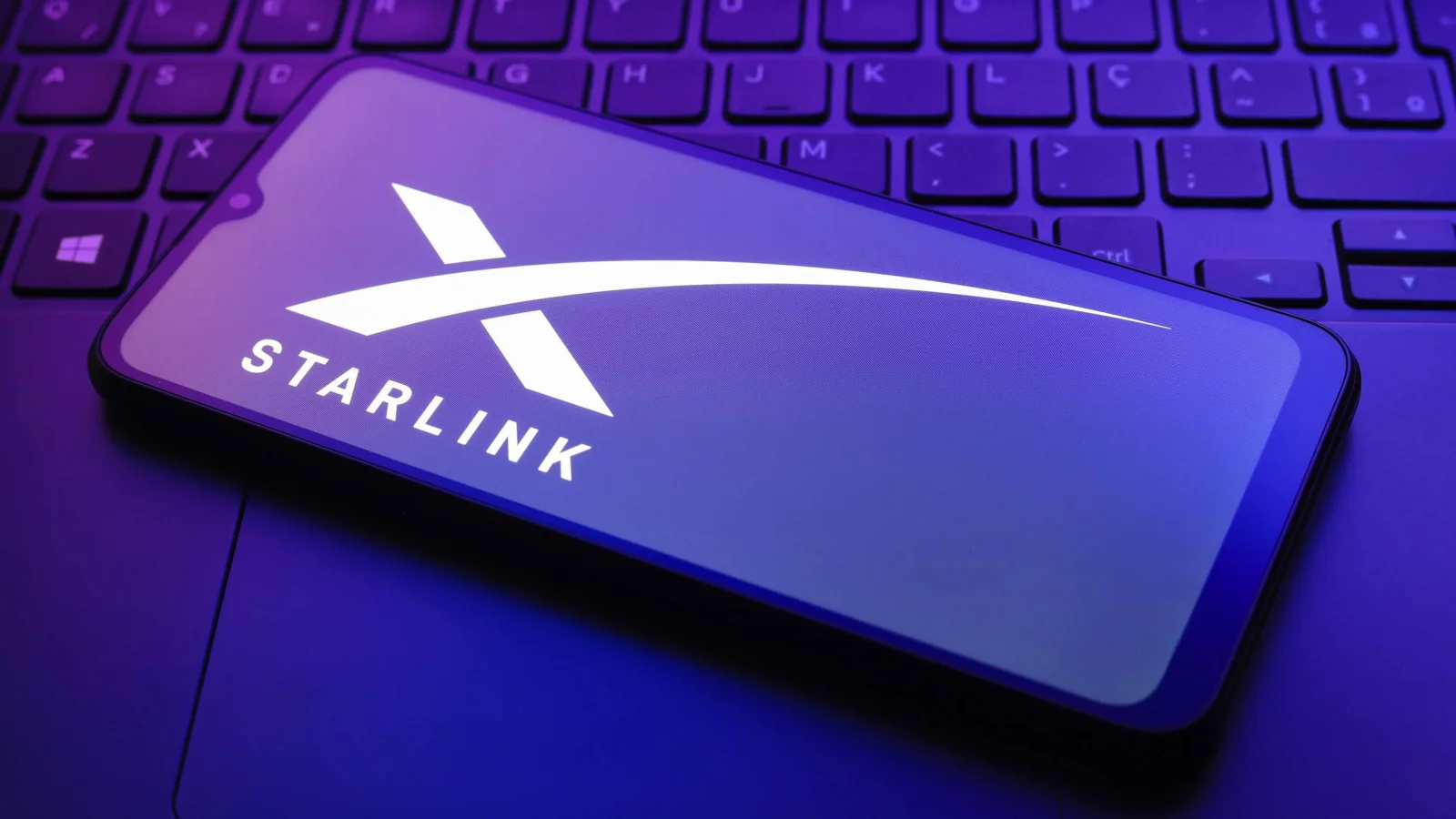 FCC Calls Starlink Expansion a Game-Changer for Broadband Connectivity
