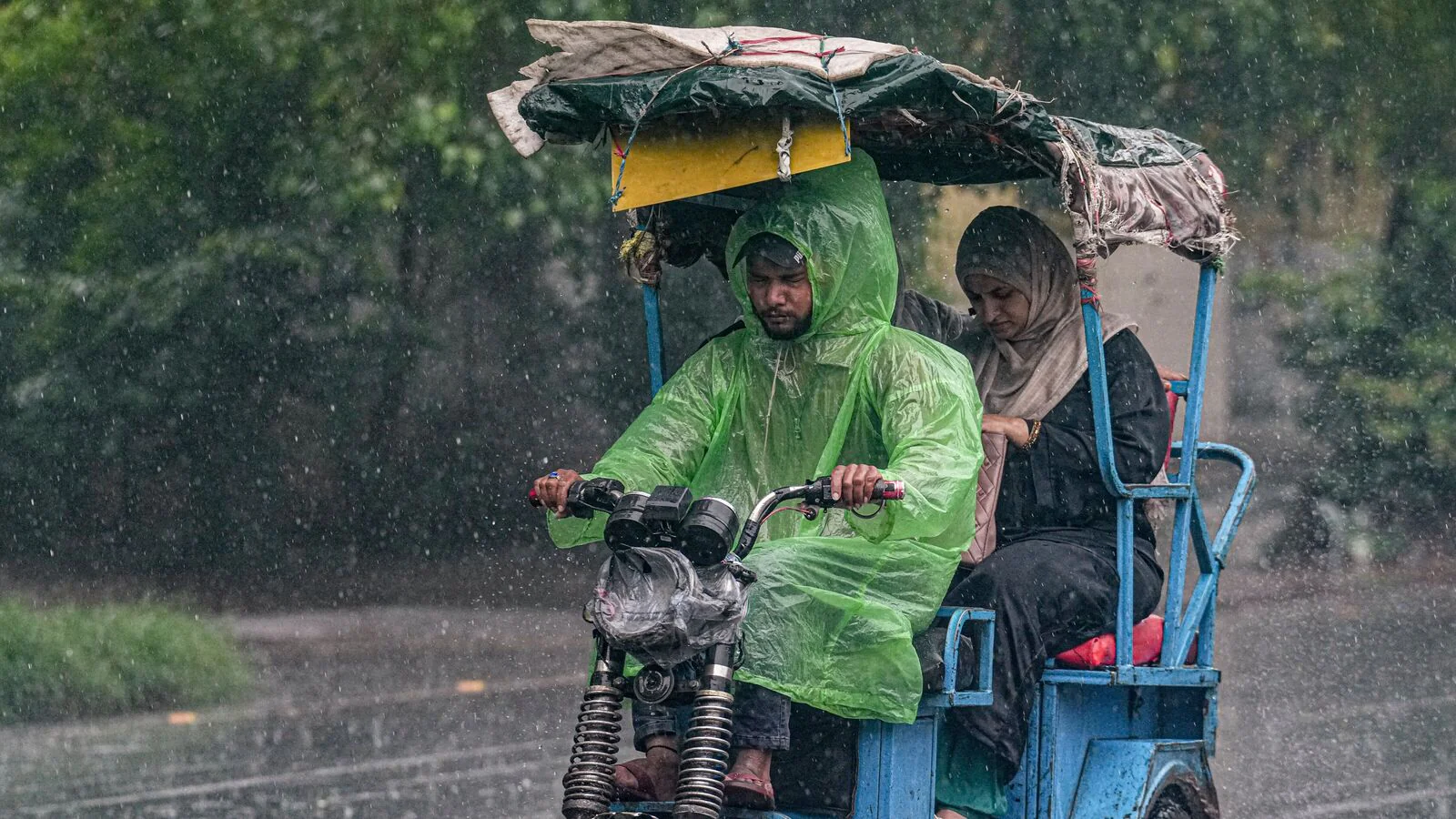 Western Disturbance Brings Heavy Rain, Hail to Jaipur and 14 Districts