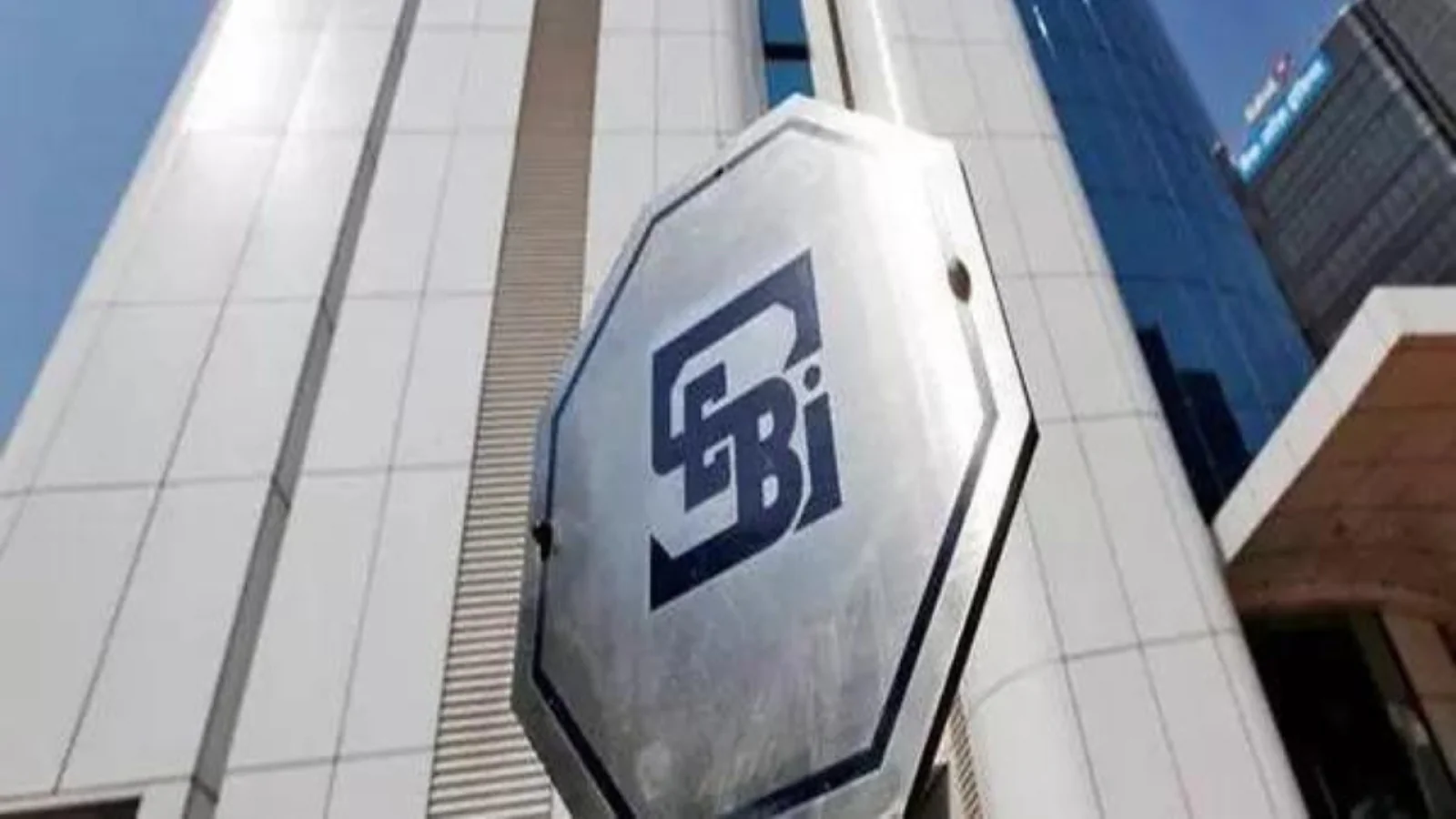 Rare SEBI Action Targets Global Consulting and PE Executives Over Insider Trading