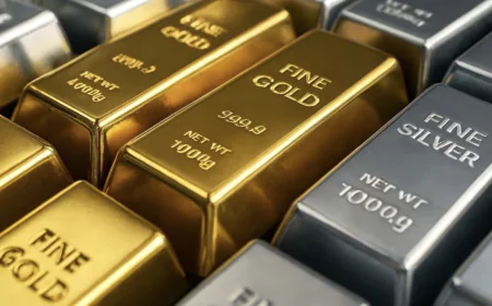 Geopolitical Concerns Fuel Gold Rally, Analysts See Volatility Ahead