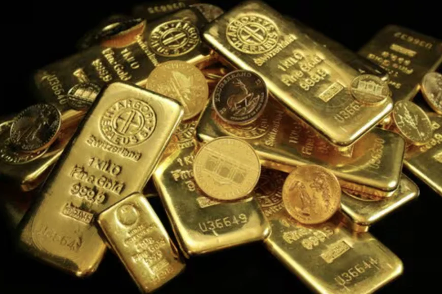 Global Pressure Weighs on Silver; Gold Finds Support from Central Bank Buying