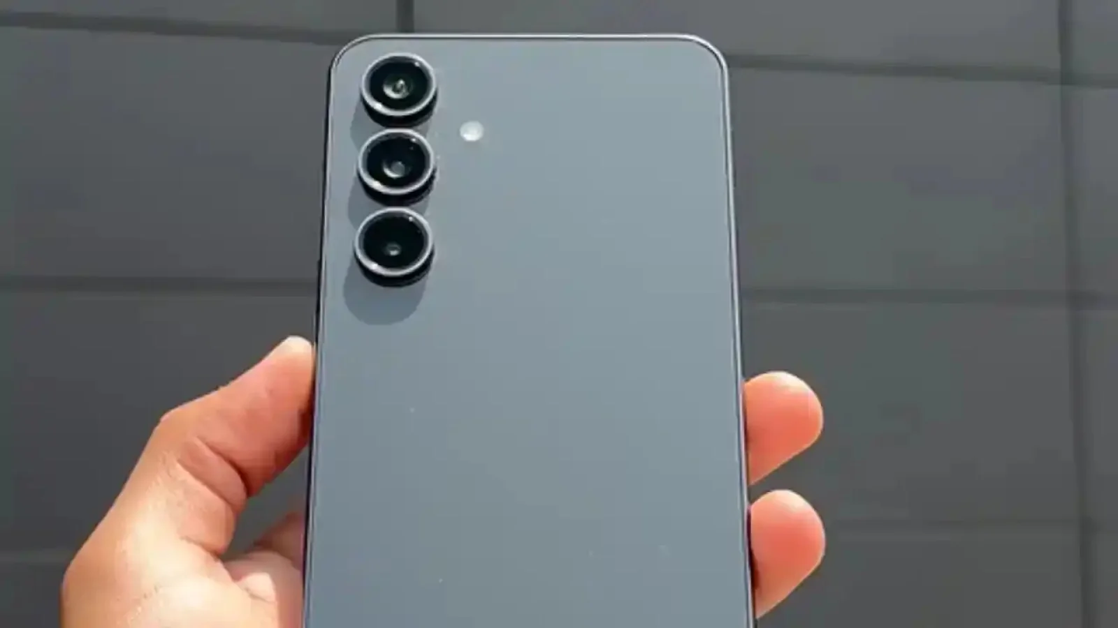 Samsung Galaxy S24 FE Hits Lowest-Ever Price on Amazon, Now Under ₹40,000