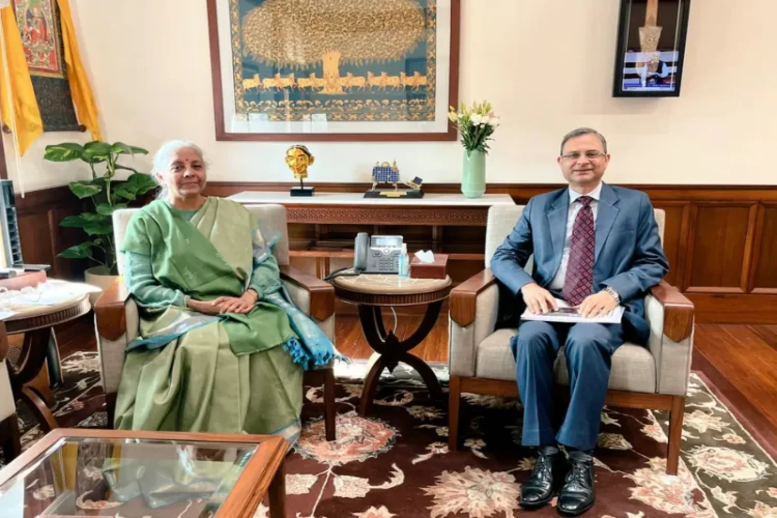 FM Sitharaman Engages with RBI, Industry Leaders on Budget 2026-27 Priorities