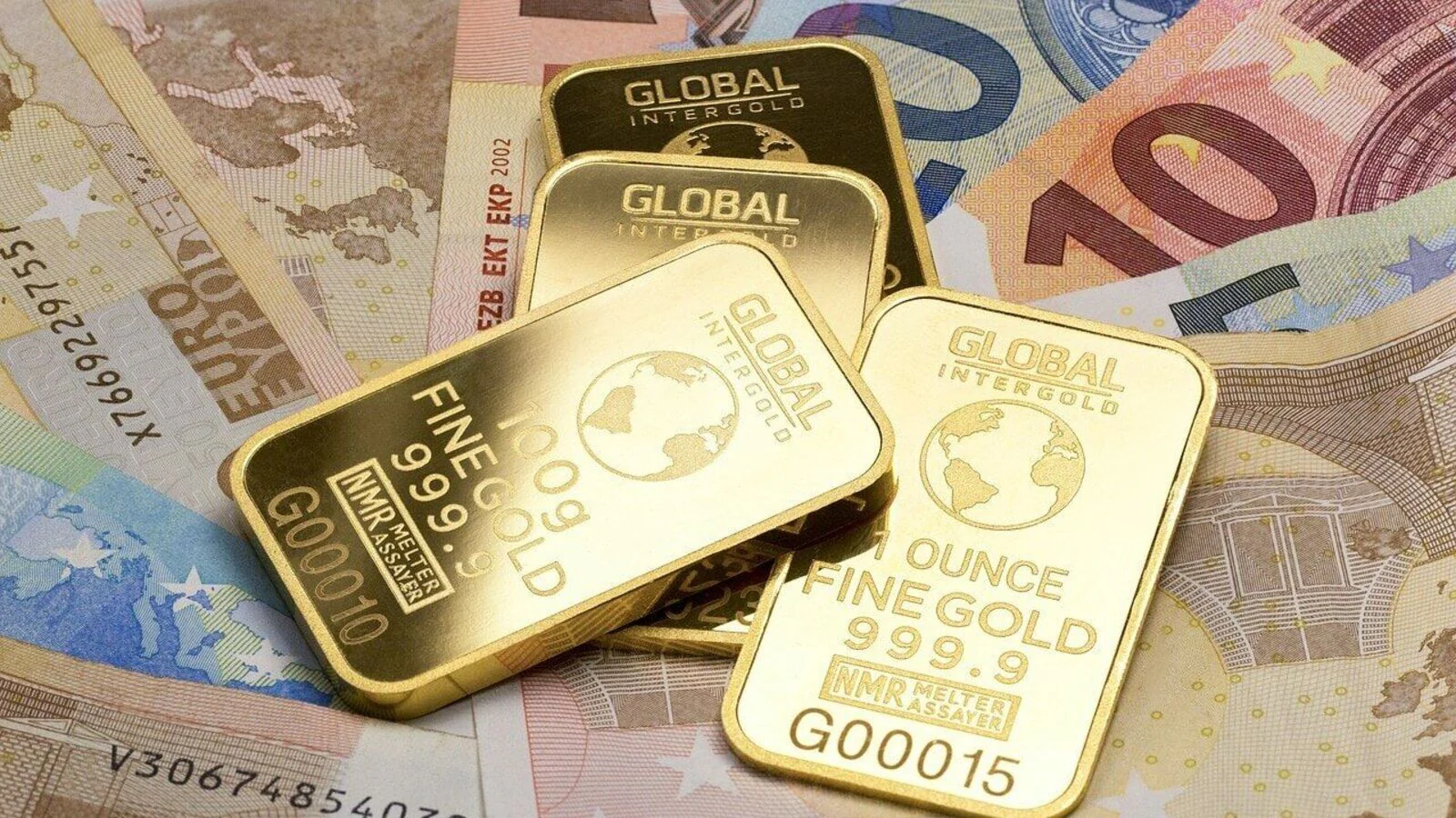 Global Market Volatility Drives Fresh Movement in Precious Metals: Spot Gold at $5,202, Silver at $88.25