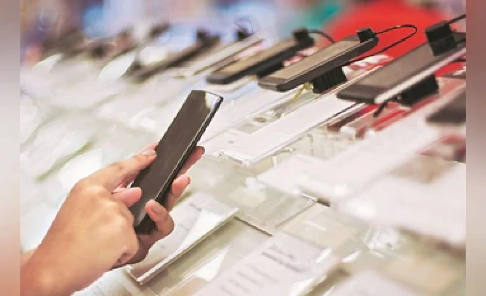 Smartphones Dominate India’s Exports as Country Eyes Global Manufacturing Hub Status