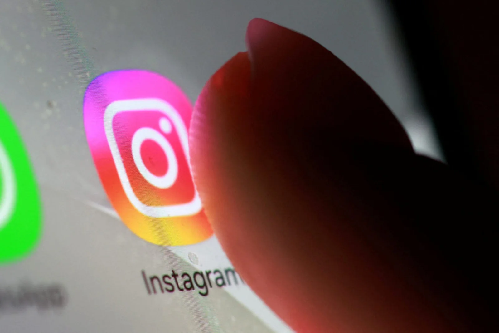 Meta Platforms to Alert Parents Over Teens’ Self-Harm Searches on Instagram