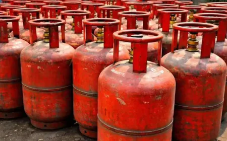 Administration Cracks Down on Illegal LPG Refilling in VIP Colony, Savina, Udaipur