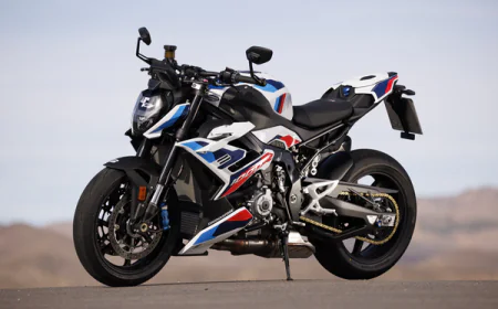 BMW launches the M 1000 R motorcycle. How powerful is its engine and what is its price?