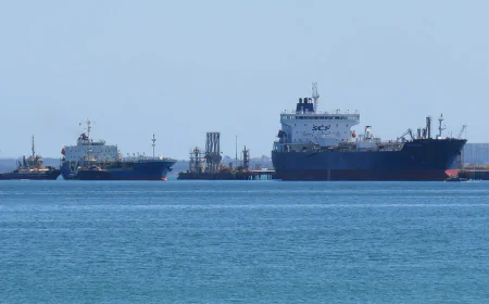 United States Allows Temporary Russian Oil Trade to Stabilize Prices