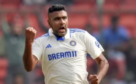 Gavaskar Urges BCCI to Impose Fines on Players Pulling Out of IPL