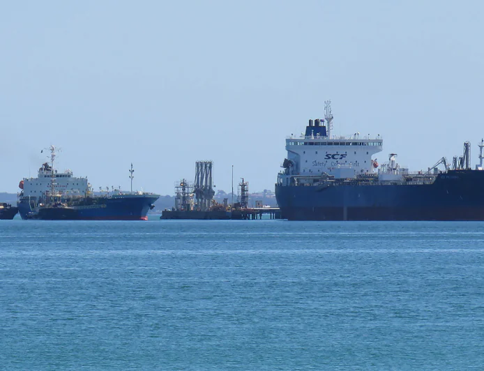 United States Allows Temporary Russian Oil Trade to Stabilize Prices