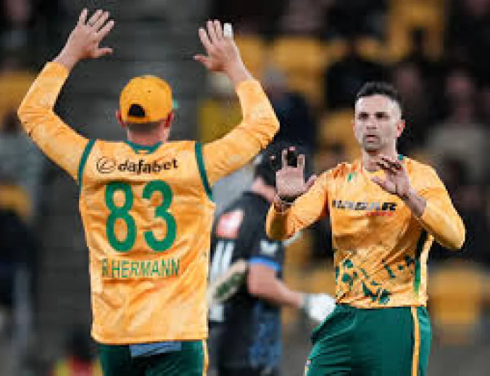 Connor Esterhuizen Shines as South Africa Win Thriller in Christchurch