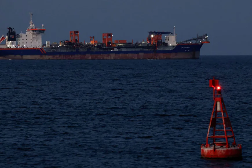 Iran May Allow Oil Tankers Through Strait of Hormuz Only if Trade Is in Chinese yuan