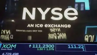 US Stock Market Hits Record Highs as Strong Earnings and AI Demand Drive Rally; Oil Prices Surge Amid Iran Tensions