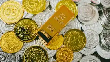 Gold Jumps ₹2,000, Silver Slips: Bullion Market Sees Sharp Divergence