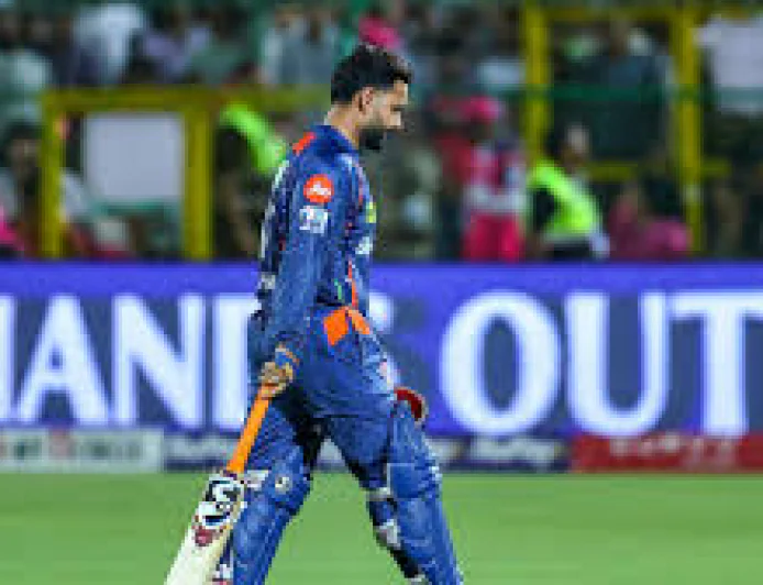 Lucknow Super Giants Captain Rishabh Pant Unhappy with 20 Extras in Loss vs Delhi Capitals