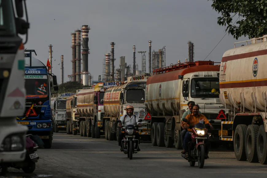 Government Eases Panic: Fuel Supply Normal Despite Rising Crude Prices and West Asia Tensions
