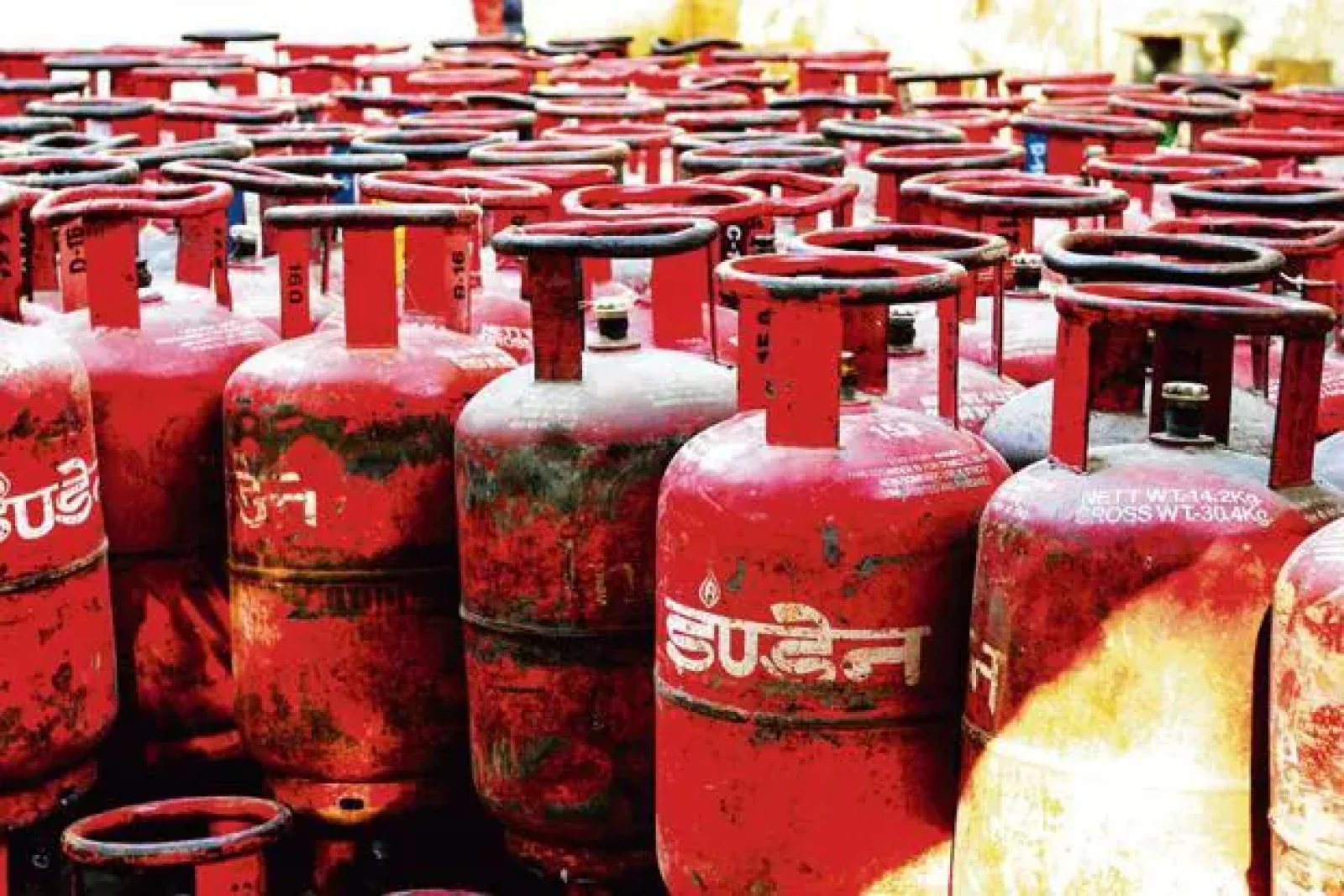 Commercial LPG Cylinder Prices Jump, Households Get Temporary Relief