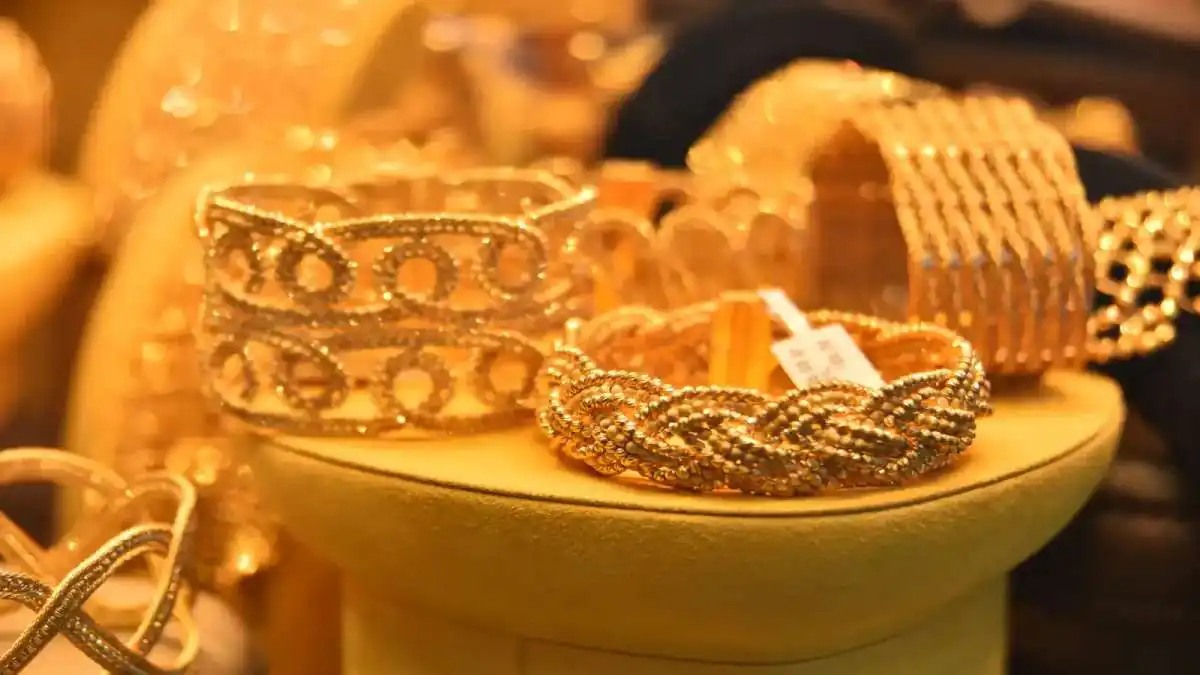 Gold Prices Surge Above ₹1.65 Lakh After Government Hikes Import Duty