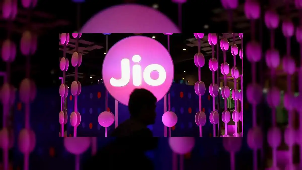 YouTube Premium, Prime Video, Hotstar and 12 More: Jio's ₹200 Plan Is a Streaming Bargain