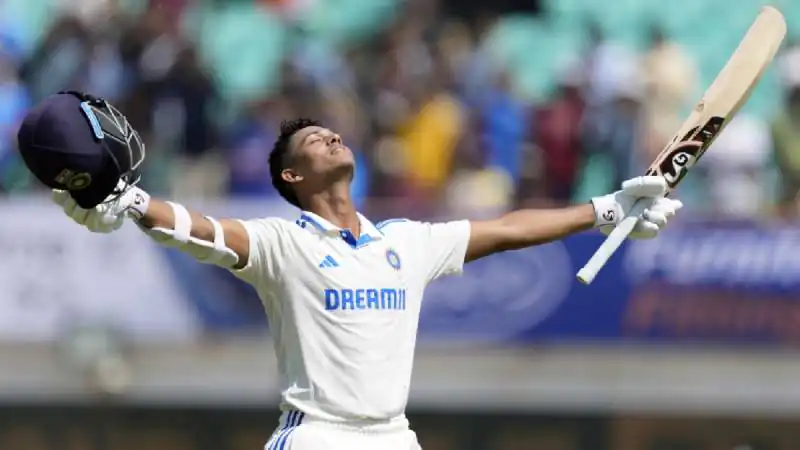 Yashasvi Jaiswal Sets IPL Record with Most First-Ball Sixes, Smashes Mitchell Starc for Six