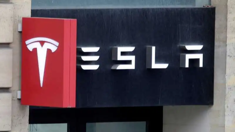 Tesla Begins India Retail Journey with Whitefield Experience Center, Launches After-Sales Service Network in Bengaluru