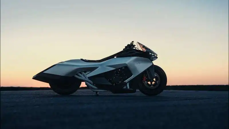 1,800cc Six-Cylinder Engine Becomes Centerpiece of BMW’s New Concept Bike