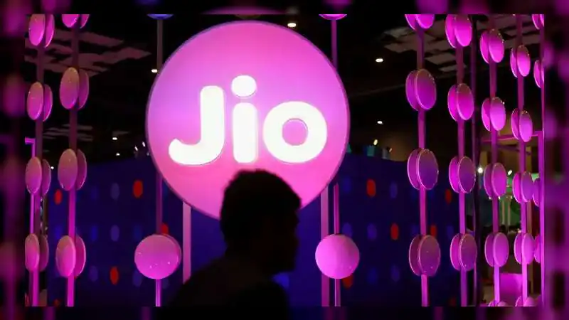 YouTube Premium, Prime Video, Hotstar and 12 More: Jio's ₹200 Plan Is a Streaming Bargain