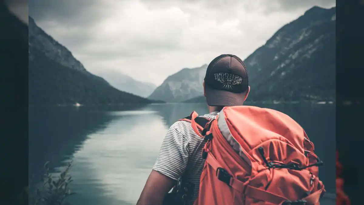 Master Your Own Plans, Face Your Fears, Meet New People: The Case for Traveling Alone