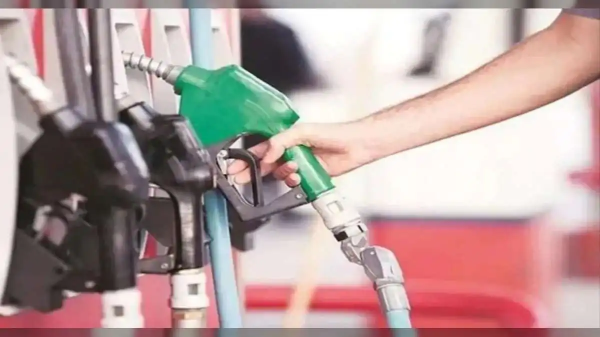 Diesel Capped at 200 Litres/Day at Petrol Pumps for 90 Days - What's Behind India's New Fuel Rule
