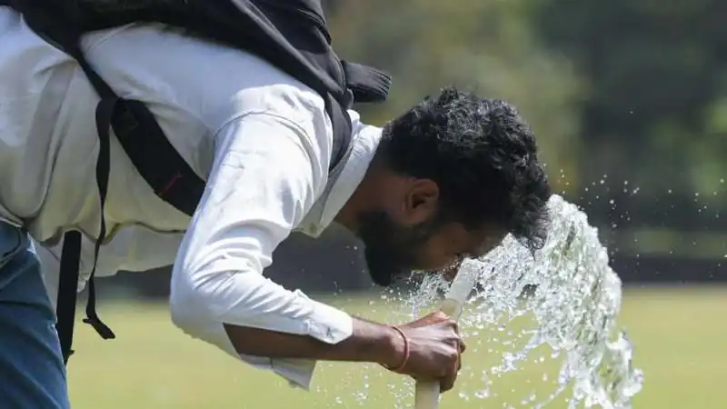 Rajasthan Weather Turns Extreme: Scorching Heat in West, Showers Likely in East