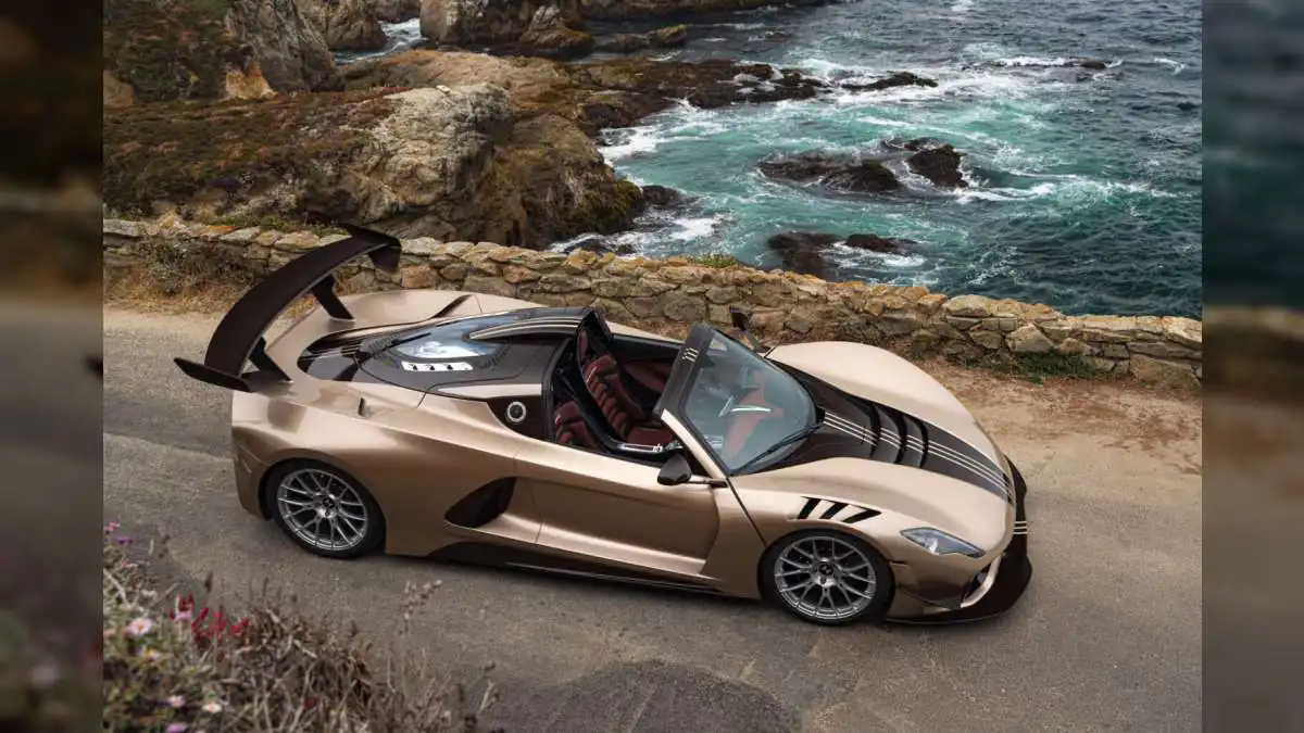 Venom F5-M Roadster: Hennessey's 2,031hp Open-Top Hypercar With Roof Scoop and Manual Gearbox Revealed at Goodwood