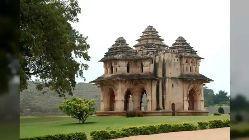 Kalo Dungar: The Mysterious Black Hill of Kutch With a 400-Year-Old Temple and a Magnetic Road Illusion