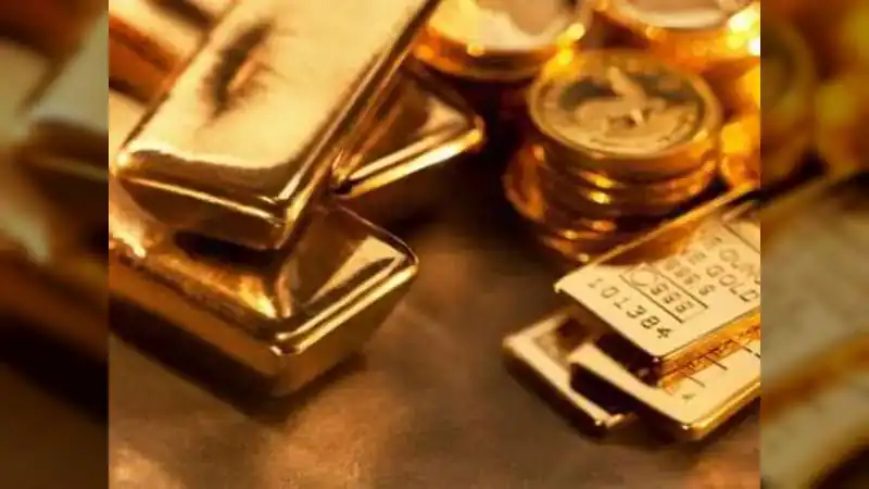 Gold Falls ₹150 to ₹1,50,650, Silver Drops ₹5,000 in Delhi as Strong Dollar and US-Iran Tensions Weigh on Markets