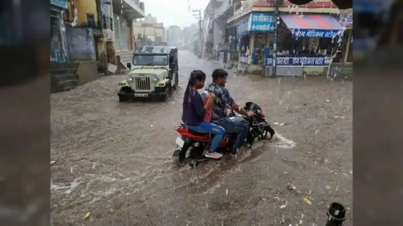 IMD Issues Orange Alert for Southeast Rajasthan - Heavy Rain Floods Roads in Bharatpur, Alwar and Karauli